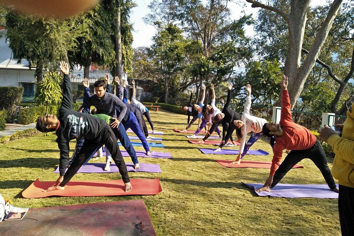 100-Hour Yoga Teacher Training asana session